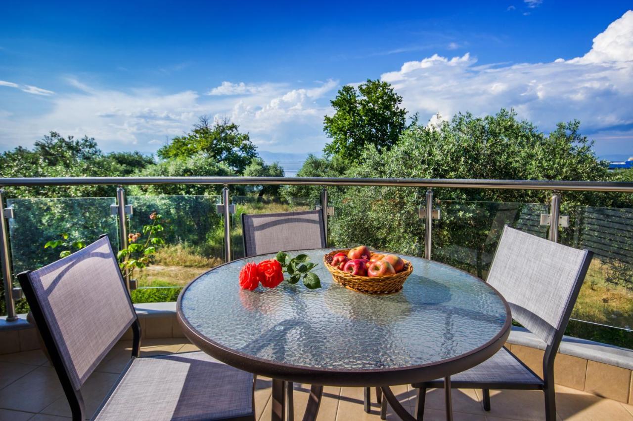לימנאס Bivas Apartments מראה חיצוני תמונה