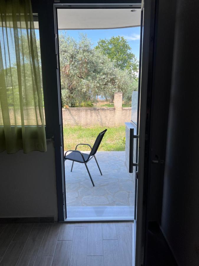לימנאס Bivas Apartments מראה חיצוני תמונה