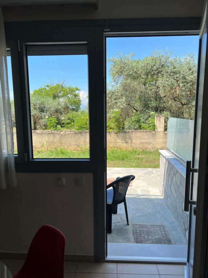 לימנאס Bivas Apartments מראה חיצוני תמונה