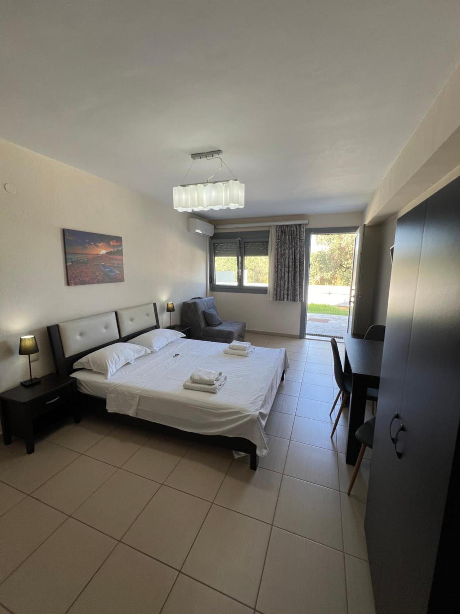 לימנאס Bivas Apartments מראה חיצוני תמונה