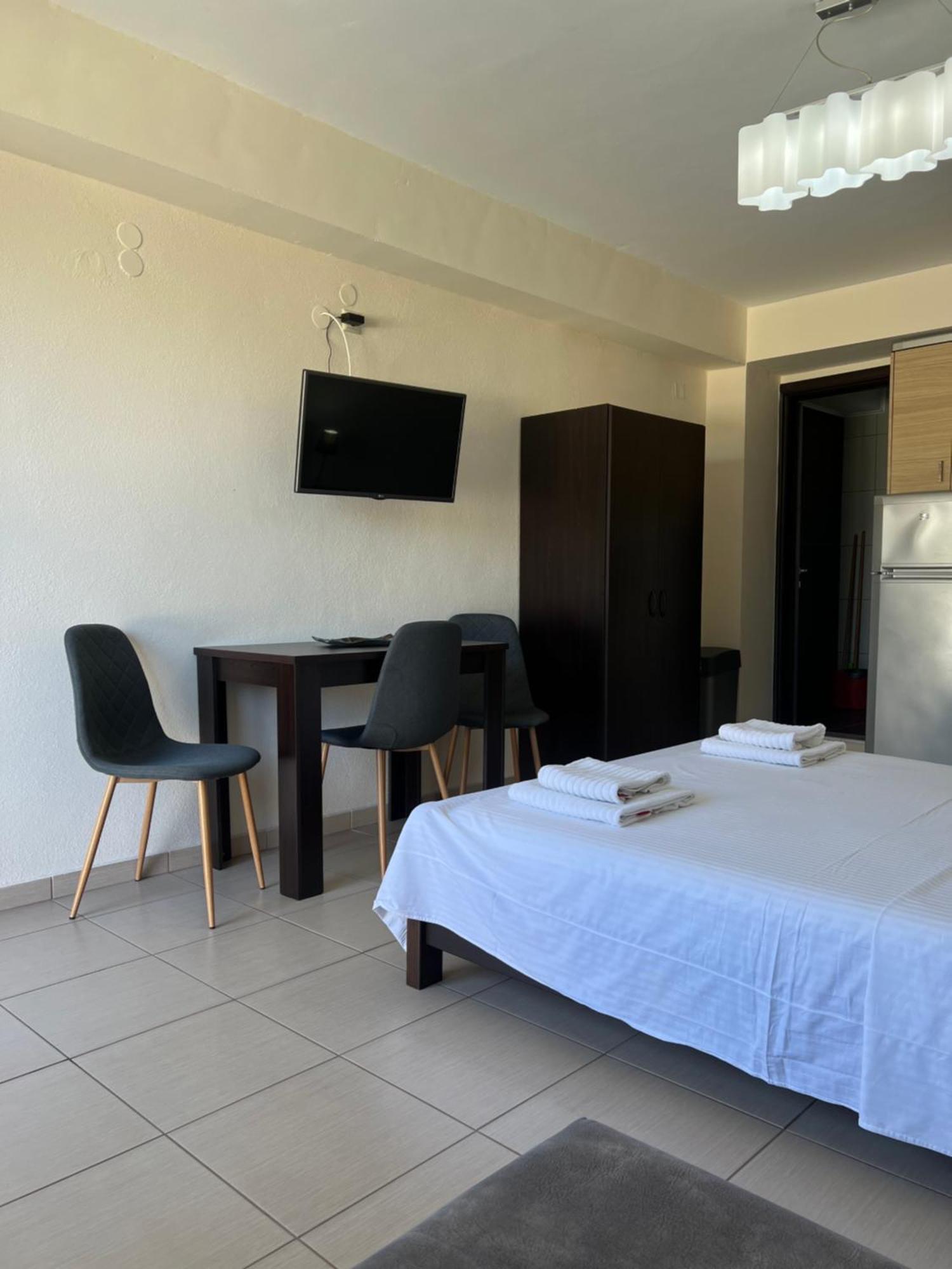 לימנאס Bivas Apartments מראה חיצוני תמונה