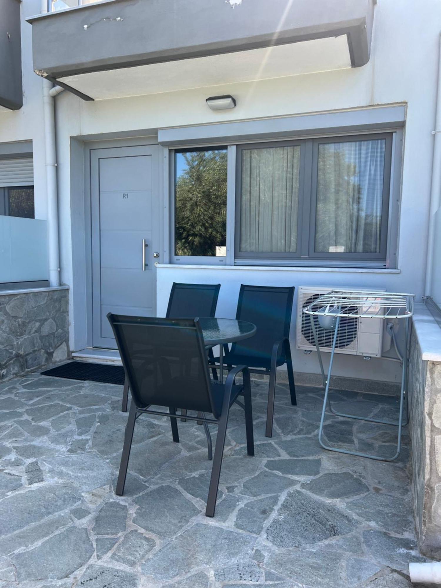 לימנאס Bivas Apartments מראה חיצוני תמונה