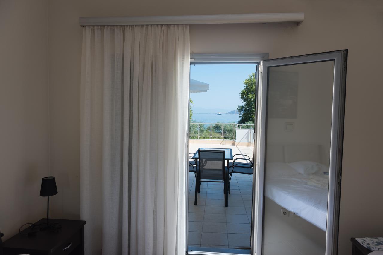 לימנאס Bivas Apartments מראה חיצוני תמונה